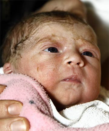 Baby Borning on World   S 7 Billionth Baby Born Monday   Beliefnet News