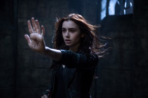 Lily-Collins-as-Clary-Fray-1024x682